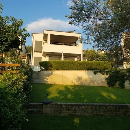 וילה Great Farke Lunder